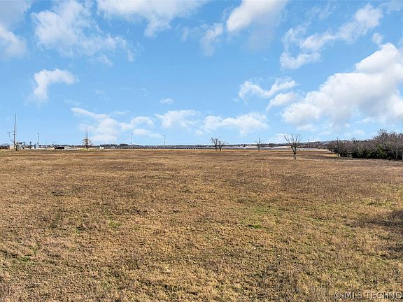 2nd image of Ward Ranch Rd