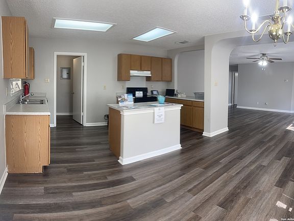 2nd image of 2947 QUIET PLAIN DR
