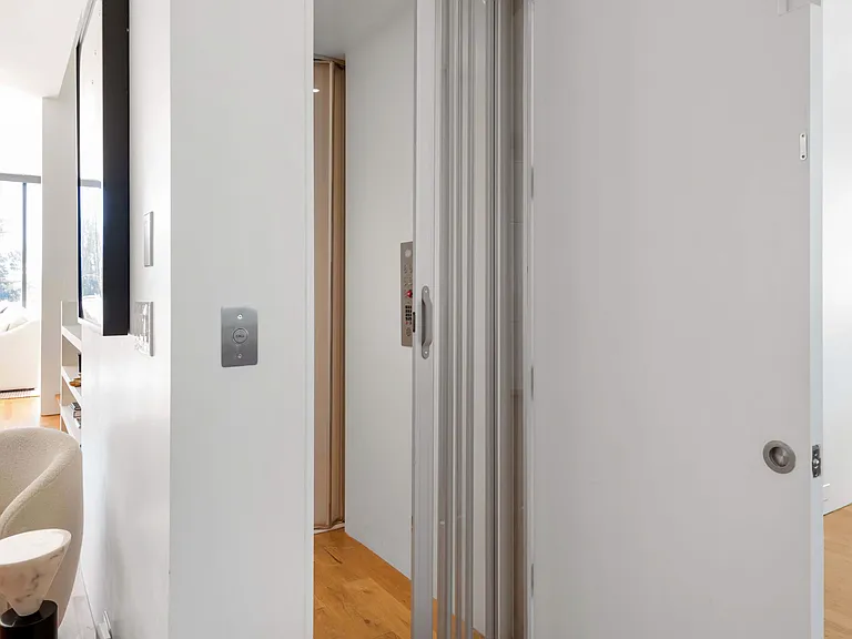 1020 Bellevue Dr NE — Photo 12