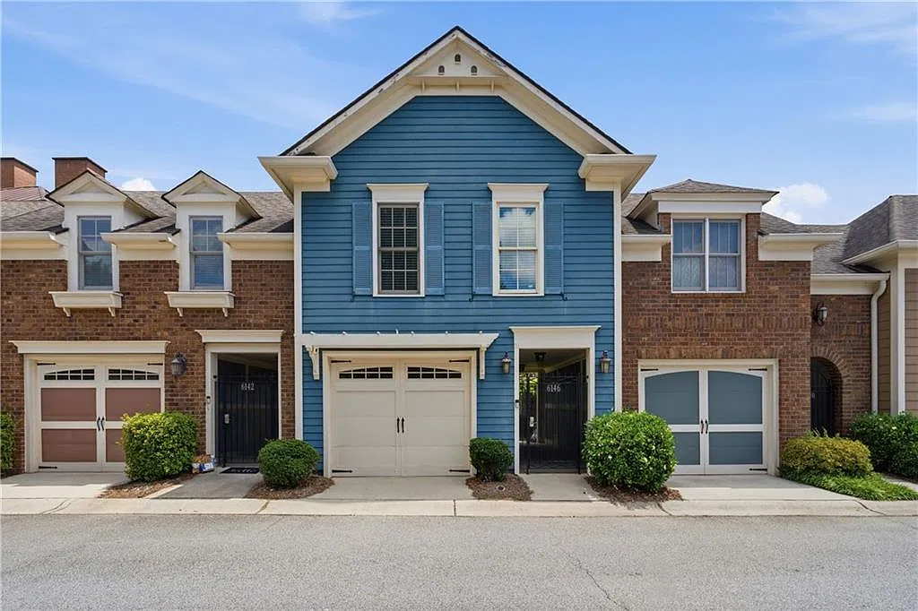 4 bed, 4.0 bath, 2593 sqft, $3,000 — Photo 1