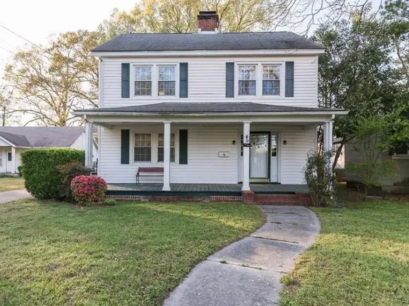 38 Hitchens Ln, Newport News, VA 23601