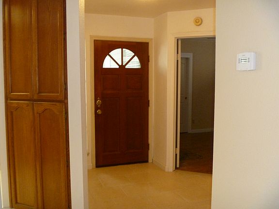 2nd image of 390 Laurelwood Cir