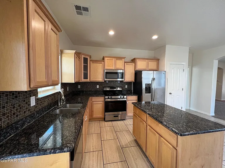 147 N Manzanita Dr — Photo 10