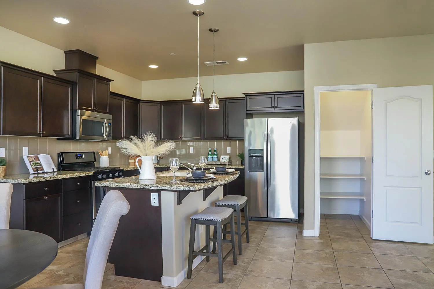 3 bed, 2.5 bath, 1753 sqft, $2,500 — Photo 3