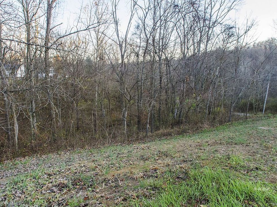 2nd image of 14 Dove Dr
