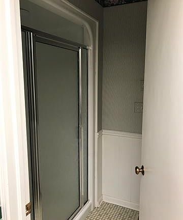 3rd image of 1225 N Kenwood Dr