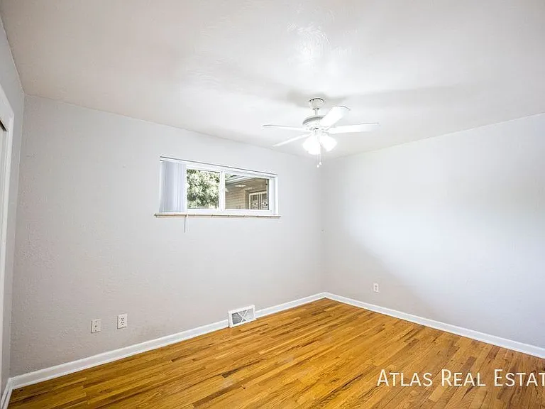 4 S Jackson St — Photo 12