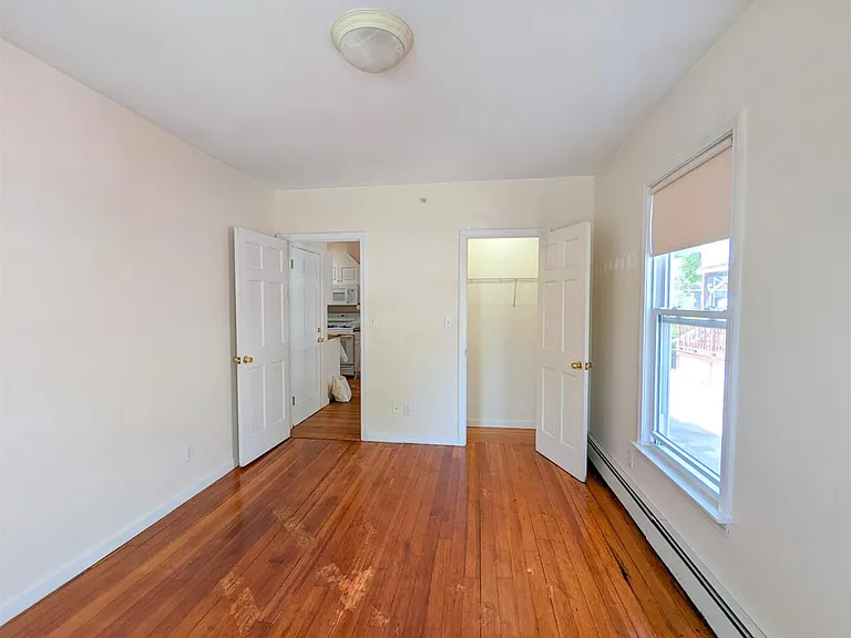 9 Locke St — Photo 3