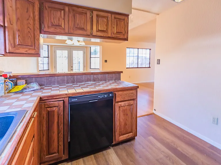 701 Venus Ave — Photo 16