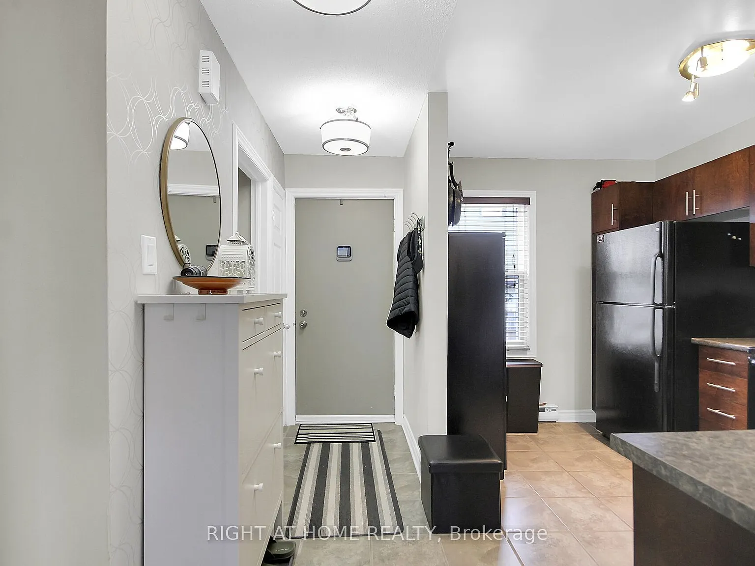 3 bed, $2,200 — Photo 4