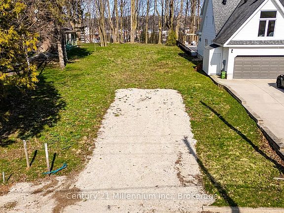 3rd image of 855 4th Ave W #A