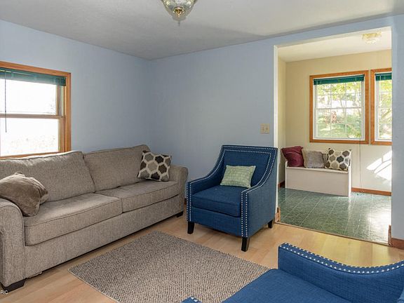 5th image of 428 Superior St