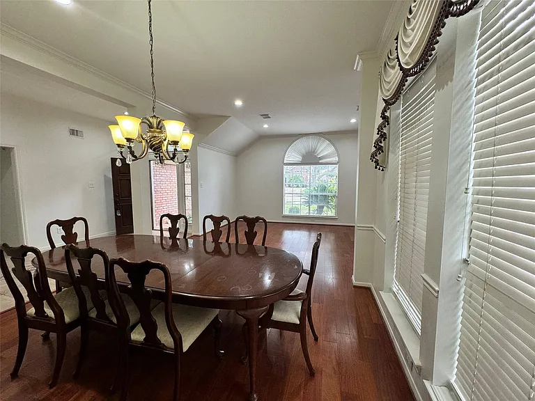 1718 Berkoff Dr — Photo 22