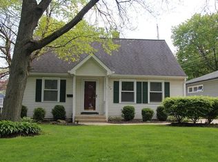624 Highland Ave, Naperville, IL