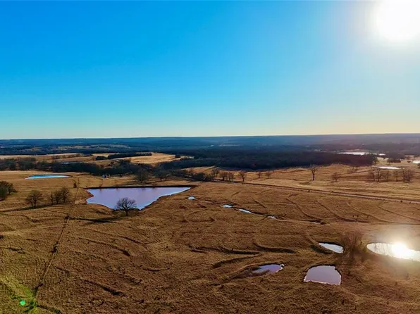 4 Wilshire Dr, McLoud, OK 74851