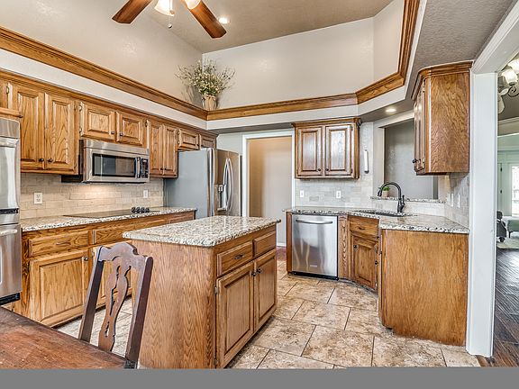 4th image of 1309 SW 116th Ter