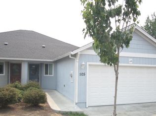 105 Cottonwood Dr, Eagle Point, OR 97524