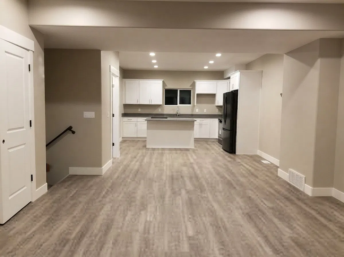 4 bedroom North Salt Lake — Photo 2