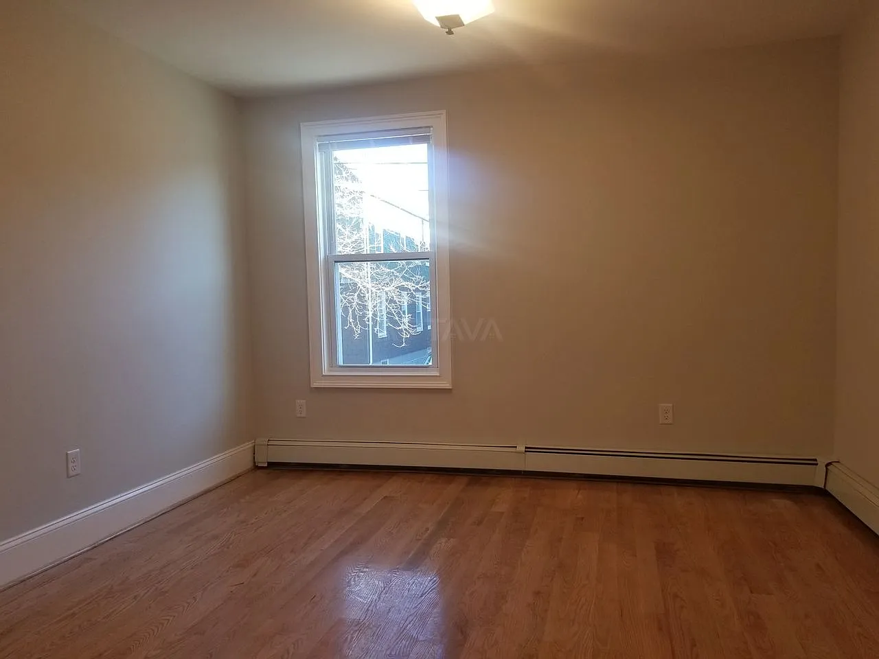 Ball Square area, 3 bedroom, 1 bathroom apartment — Photo 2