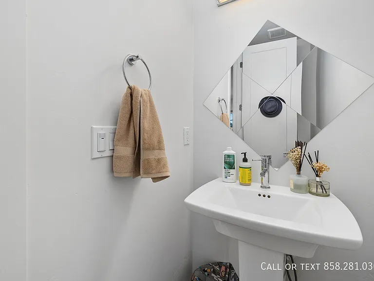 1055 32nd St #10 — Photo 13