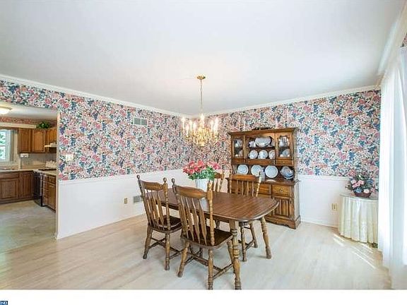 5th image of 332 Delaplane Ave