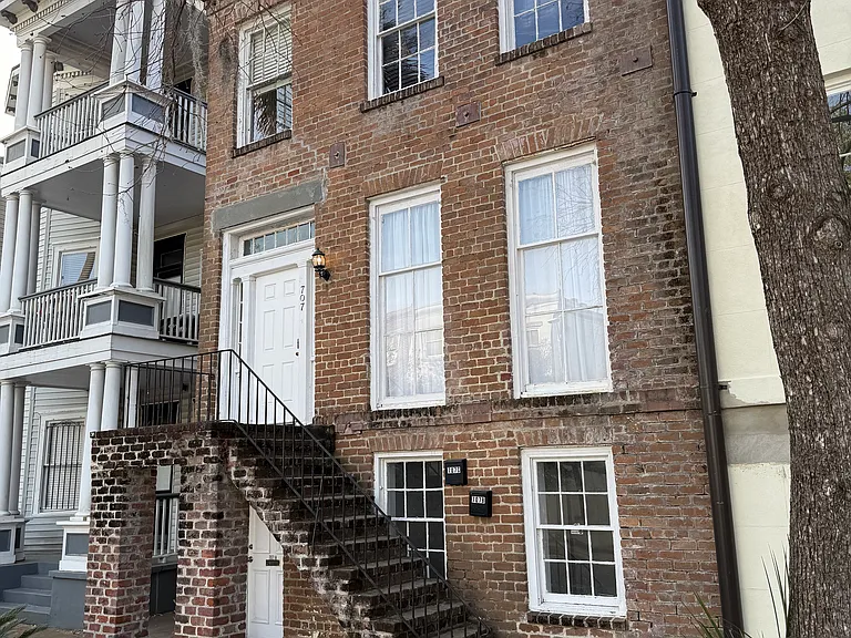 707 Barnard St #1 — Photo 1