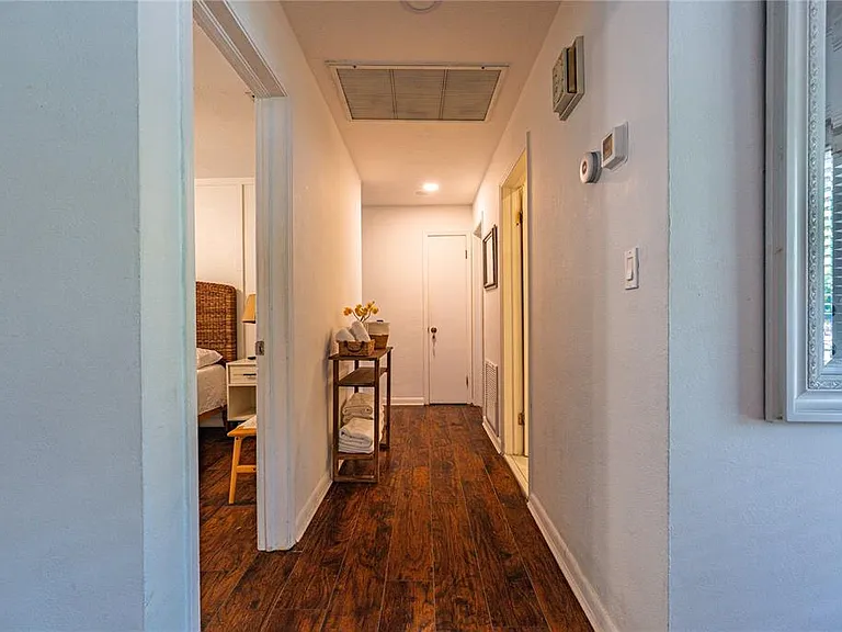 401 Bullard Pkwy — Photo 9