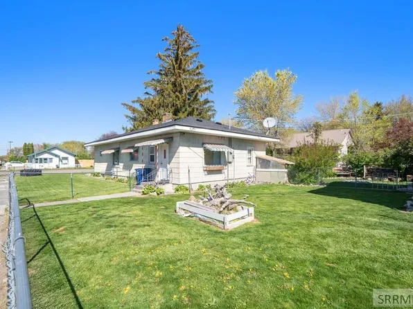 406 1st W St, Ririe, ID 83443