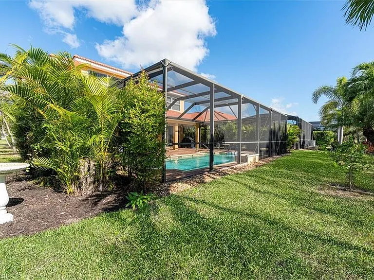 7703 Martino Cir — Photo 40