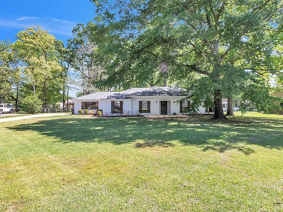 2nd image of 218 Thomas Cir