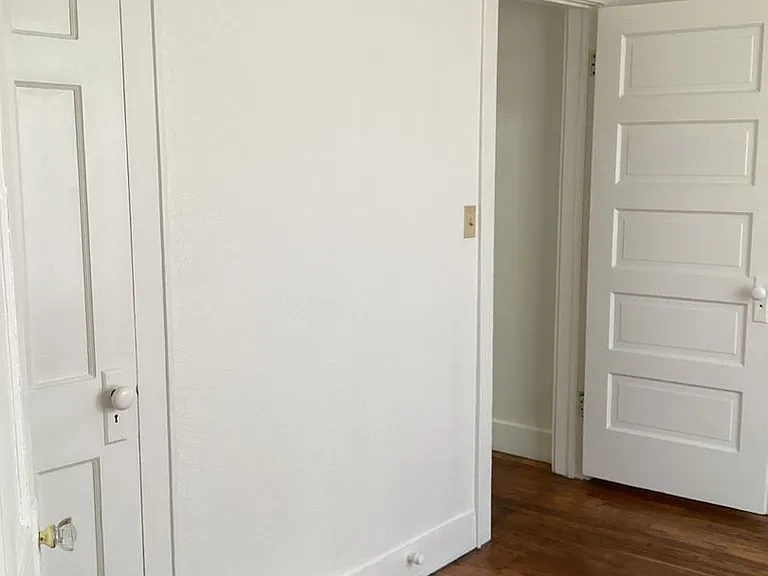 217 S Avenue J — Photo 14