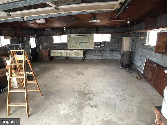 5th image of 9267 Frankfort Hwy