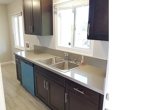 2nd image of 881 S Harbor Blvd