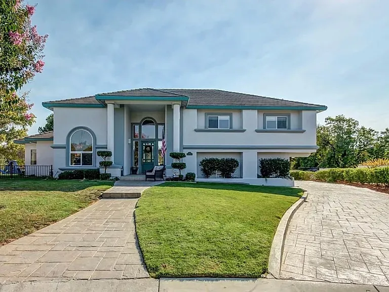 81 Ken Ct — Photo 2