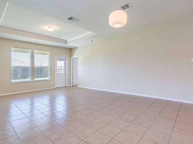 141 Marcheeta Way — Photo 7