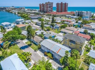 18014 3rd St E, Redington Shores, FL 33708