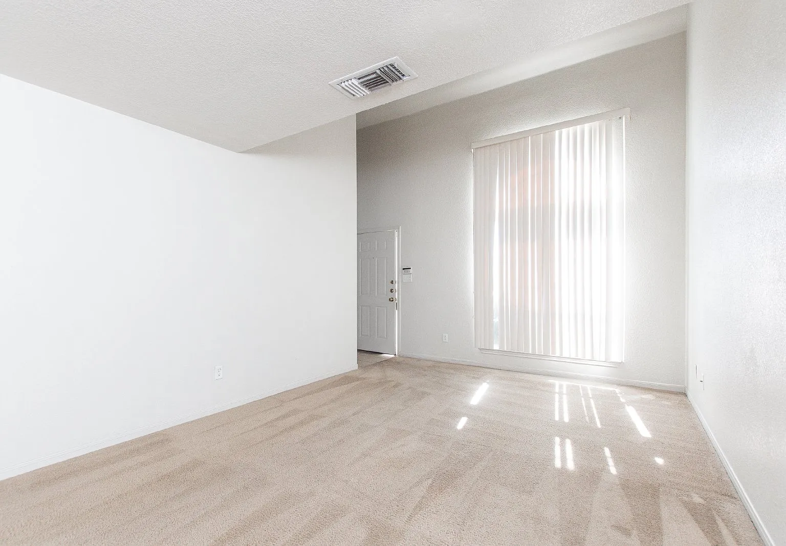 2 bed, 2.5 bath, 1084 sqft, $1,050 — Photo 4