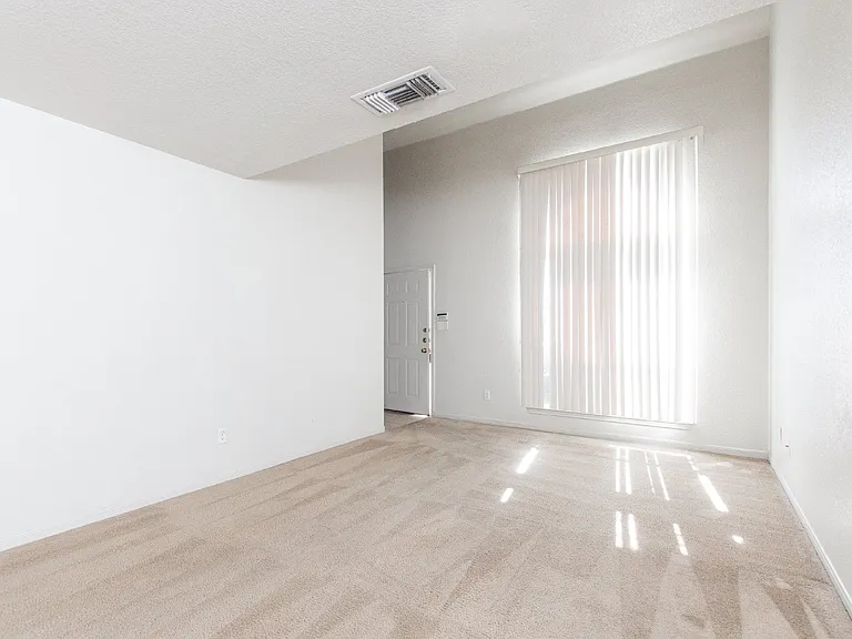 5009 John David Dr #A — Photo 4
