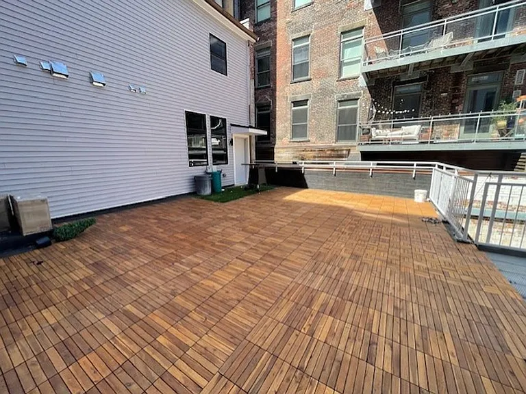 37 Center St — Photo 6