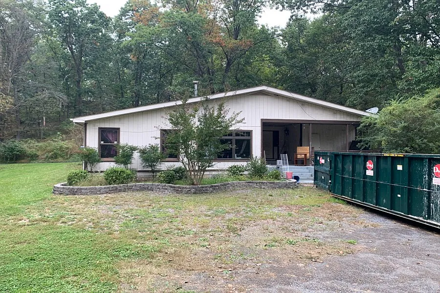 593 North Dr photo 1