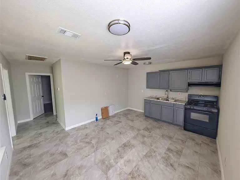4919 Connorvale Rd — Photo 23
