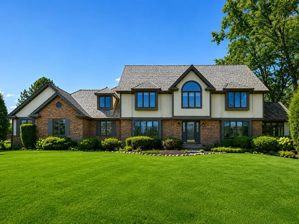 5681 River Park Dr, Libertyville, IL 60048