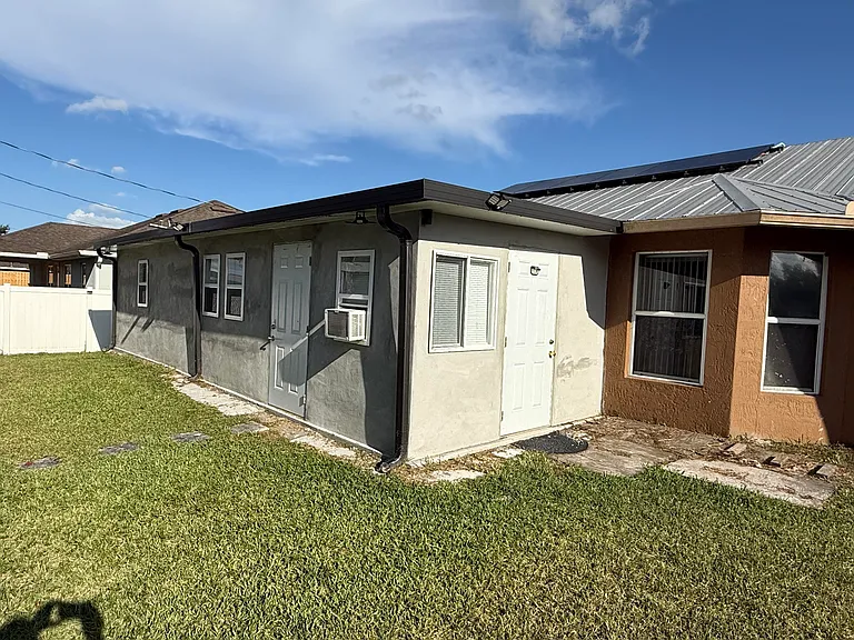1481 SW Jacksonville Ave — Photo 25