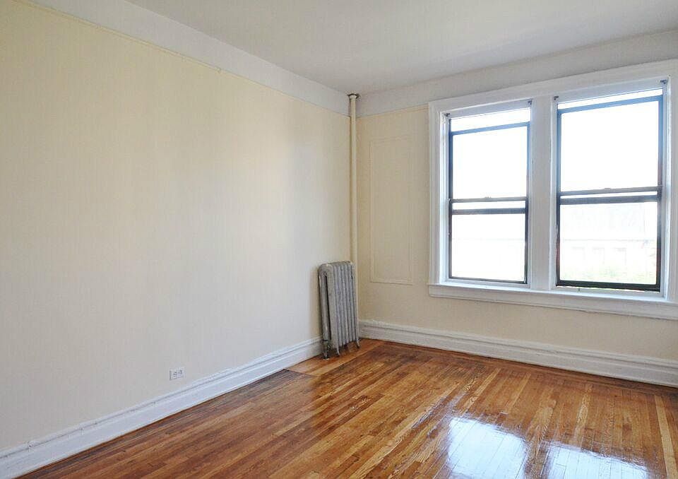 2nd image of 1057 Hoe Ave APT 6B
