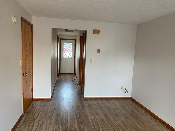 3rd image of 611 Center Ave APT 7
