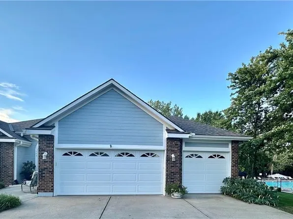 702 NW 113th St, Kansas City, MO 64155