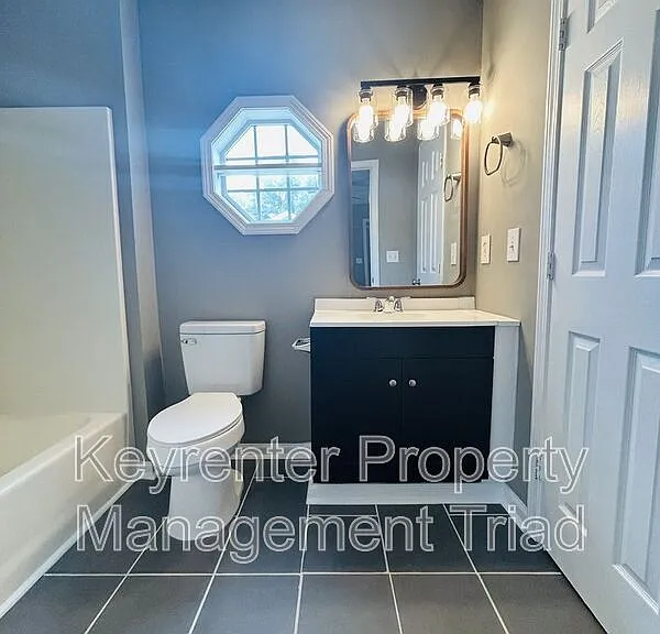 302 Charles St — Photo 5