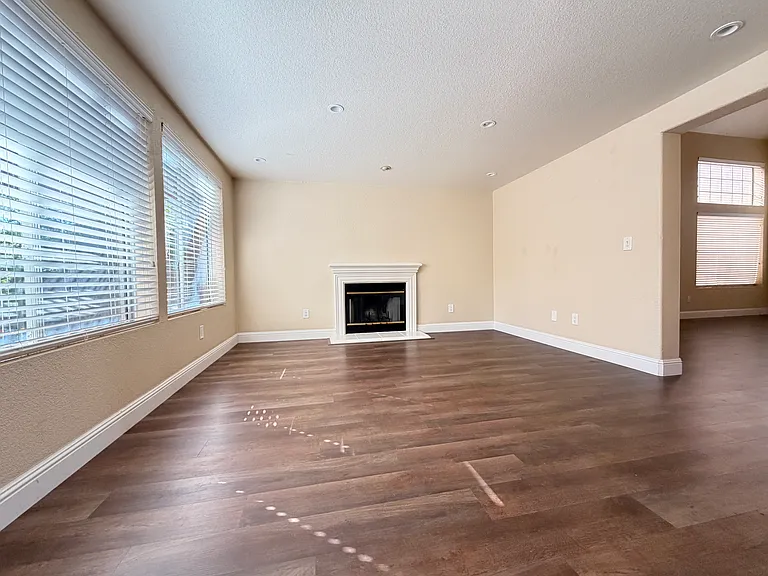 961 Celestine Cir — Photo 11