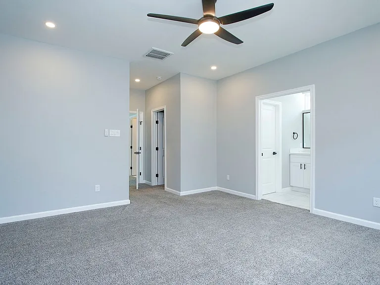 4337 Faulkner St — Photo 17