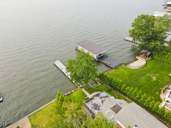 43 King Rd, Roxbury Twp., NJ 07850